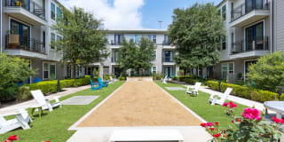Burnet Flats Gallery 21