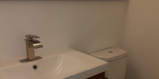 Seasonal-Beautifully renovated top floor 2/2 condo downtown Sarasota. Gallery 14