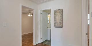 Room in 4 Bedroom Home at Santa Monica Dr Gallery 10