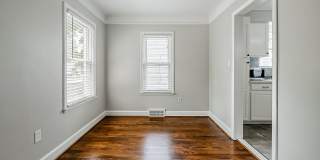 Comfort & Convenience on Olmstead Street Gallery 7