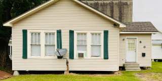 Cozy, Spacious, 2 Bed/1 Bath Cottage in Rayne! Gallery 1