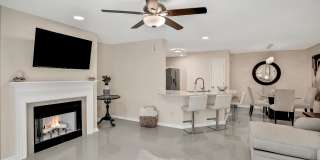 13715 RICHMOND PARK Drive N 13715 RICHMOND PARK Drive N Gallery 1