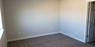 Spacious Springville Townhome Gallery 20