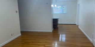Coolidge Corner  Renovated Spacious and very sunny top floor  2 bed, HT and HW inc  June or July Gallery 4