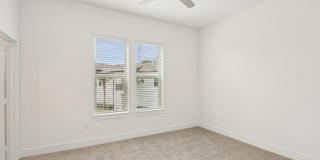 Maggie Flats Gallery 81