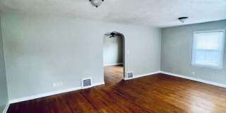 Large 2 bed 1 bath Duplex in Dundee! Gallery 5