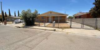 East El Paso 3 bed Refrig A/C Gallery 1