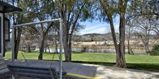 The LUX Riverside Gallery 16