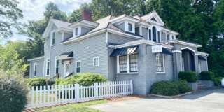 Cozy Efficiency Studio Apartment in Plaza Midwood! Gallery 1