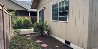 2 bedroom 1 bath duplex with garage! Gallery 21