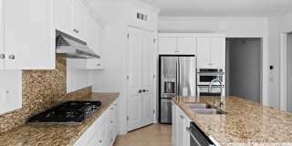 Gorgeous 3 bedroom 2.5 bath home in the newly constructed association of Eastwood Village! Gallery 9