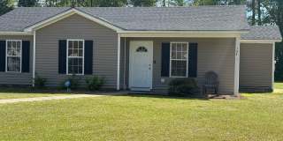 Darling home outside City Limits Gallery 1