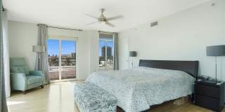 7600 Collins Avenue Gallery 7