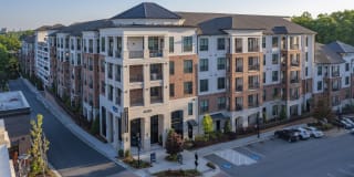 Gateway Chastain Gallery 69