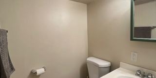 Lovely Hampden EOG 2bd/2ba Rowhome w CAC & W/D! Available 7/15 Gallery 18