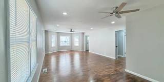 424 N Market Avenue Gallery 18