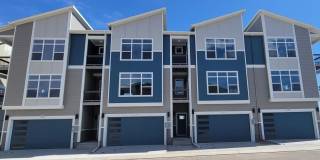 Luxury Townhome with Stunning Mountain Views | 4 Bed | 3.5 Bath Gallery 37
