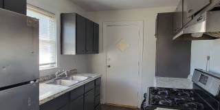 3 Bedroom Brick Ranch on Basement/5 Min Drive to Downtown Atlanta Gallery 10