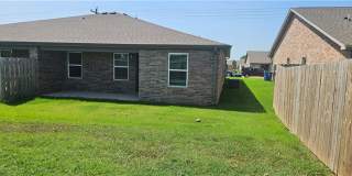 Nice Newer Duplexes Near XNA and Bentonville Gallery 14