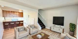 2 Bedroom/1.5 Bath in Great Location! Gallery 1