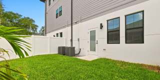 GORGEOUS Like NEW 4/3.5 CUSTOM TOWNHOME Gallery 35