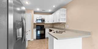 Spacious Duplex in Cape Gallery 9