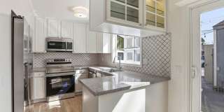 Freshly Renovated Single-Family Townhouse for Rent Gallery 1