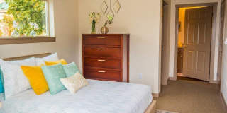 Bellevue Crossing Gallery 16
