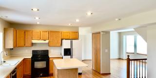 Fantastic 4 Bedroom Nestled in the heart of Old Farm! Gallery 10