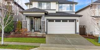 Designer 4-Bedroom Home with Covered Outdoor Living in Lake Stevens Gallery 1