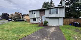 Beautifully Updated 4-Bedroom Home in Desirable Northeast Tacoma Beautifully Updated 4-Bedroom Home in Desirable Northeast Tacoma Gallery 4