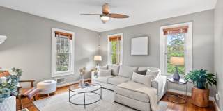 Spacious Kent Home | 6 Bed | 4 Bath | 4,000 Sf | Front Porch + Backyard | Detached 4-Car Garage Gallery 11