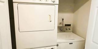 AWESOME 2/2 w/ Washer/Dryer, Vaulted Ceilings, Split Plan, Fenced in Yard, & More! Walk/Bike to FSU/TCC! $1250/month Avail August 1st! Gallery 18