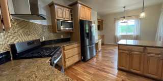 5 bedroom home with attached 3 car garage in Winchester Gallery 22