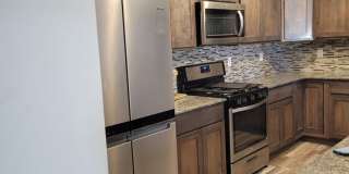 3 Bed 2.5 Bath with double attached garage in Belgrade Gallery 5