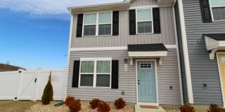 Townhome with a large fenced in yard for rent! Gallery 1