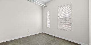 The Maxwell Downtown Des Moines Gallery 174