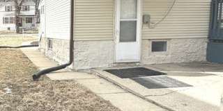 408 S Gardiner Avenue Gallery 24