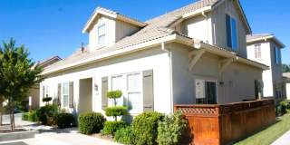 Stunning 2-Bedroom Home in Exclusive 55+ Gated Community – Move-In Ready! Gallery 1