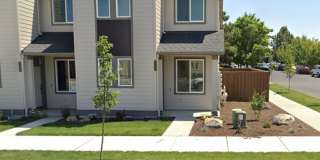 Modern 3 BR, 2 BA Townhouse in the Heart of Bend, OR! Gallery 1