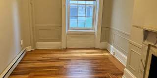 1527 SPRUCE Street Gallery 8