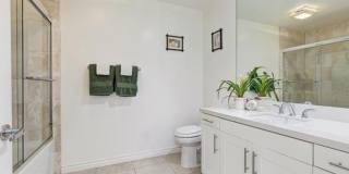 2 bd/ 2 bth Top Floor Corner Unit with Premium Upgrades & Resort Style Amenities Gallery 14
