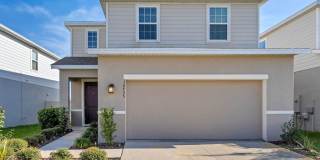 Beautiful Home with Fenced Yard, Like New! Gallery 1