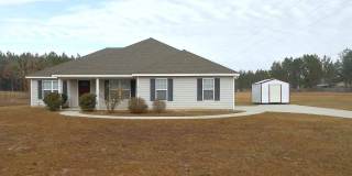 Charming 3BR/2BA Rental Home near Moody AFB with Spacious Interior and Private Backyard Oasis with Lawn Care Included! Gallery 1