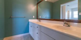 PRIME CORNER UNIT WITH CENTRAL AC!!! 3BR, 2.5BA WITH 2-CAR GARAGE Gallery 24