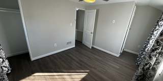 Discover Comfort and Convenience in this Charming 2BR, 1BA Duplex Gallery 18