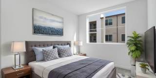 Coming Soon! Modern 2 Bed, 2 Bath Condo in Prime Ontario Location. Gallery 17