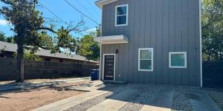 Great, modern 2 bedroom 2.5 bath available in South Austin! Gallery 1