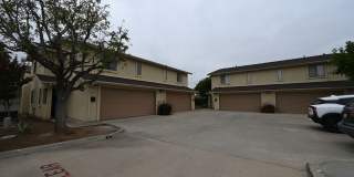 Spacious 3 Bed / 2.5 Bath Townhome in Gated Community – El Cajon Gallery 1