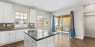 Your Next Home Awaits – Beautiful 3-Bedroom Irvine Townhome Gallery 16
